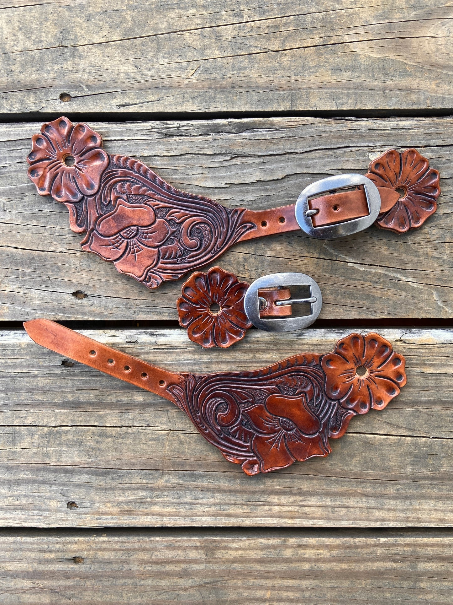 Flower spur strap