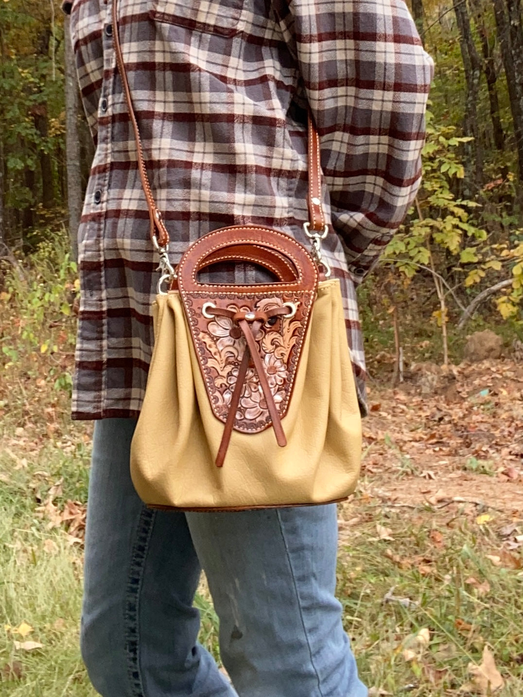 Soft body bucket purse